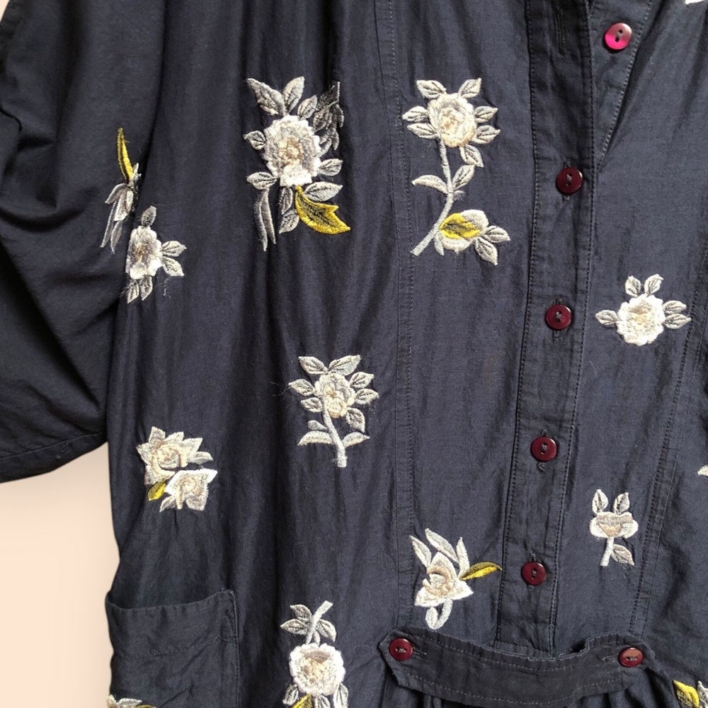 French Connection Navy Blue Floral Embroidered Button Front Blouse Top Women’s 6 - Picture 7 of 10